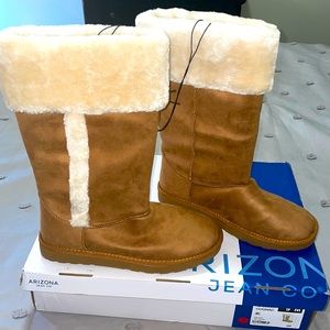 Arizona Jean Co, tan suede winter boots size 9